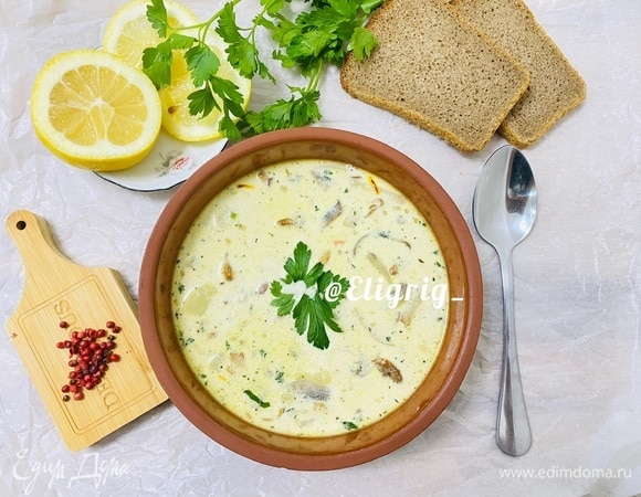 Сырный суп с шампиньонами и сухариками