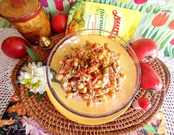 Салат с рыбой и нутом