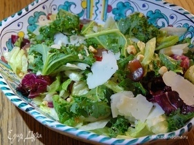 Салат с виноградом, фундуком и сыром