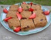 Овсяные квадратики с клубничным джемом