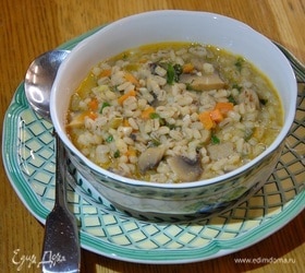 Грибной суп с перловкой и мисо-пастой