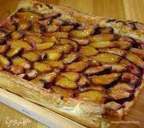 Сливовый пирог с марципаном, миндалем и апельсиновым джемом