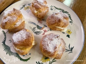 Классические профитроли со сливочным кремом Классические профитроли со сливочным кремом