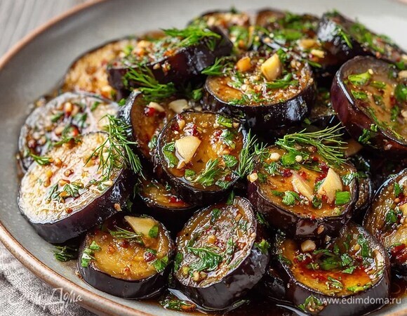 Маринованные баклажаны с чесноком и зеленью Маринованные баклажаны с чесноком и зеленью