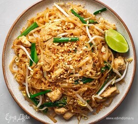 Пад Тай с курицей