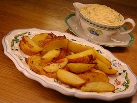 Картофель, запеченный под грилем с чесноком и орегано