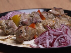 Шашлычки из индейки с овощами