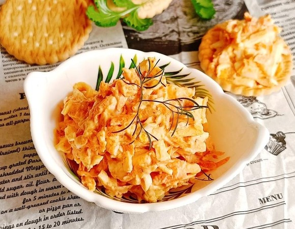Еврейский салат с морковкой и аджикой